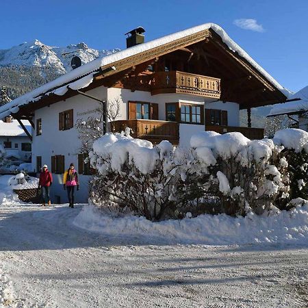 Ferienwohnungen Kir Royal Крюн Екстер'єр фото