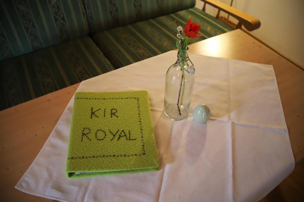 Ferienwohnungen Kir Royal Крюн Екстер'єр фото